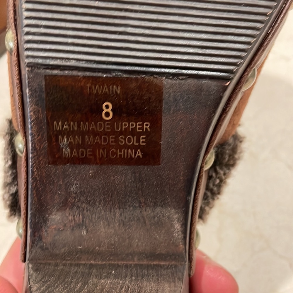 Coconuts Clogs - Picture 5 of 8